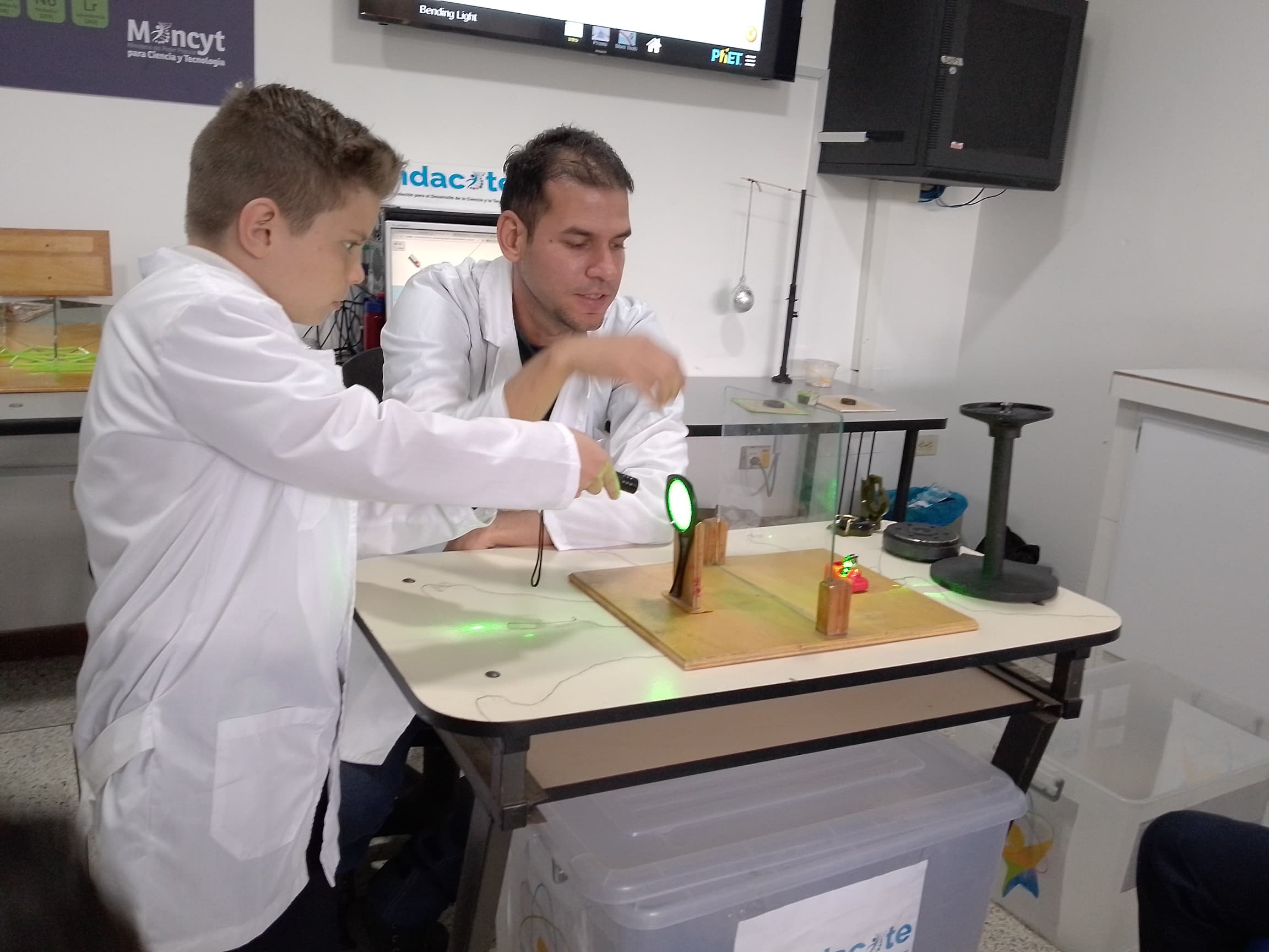 La cotidianidad de los fenómenos físicos despertó interés en estudiantes de bachillerato